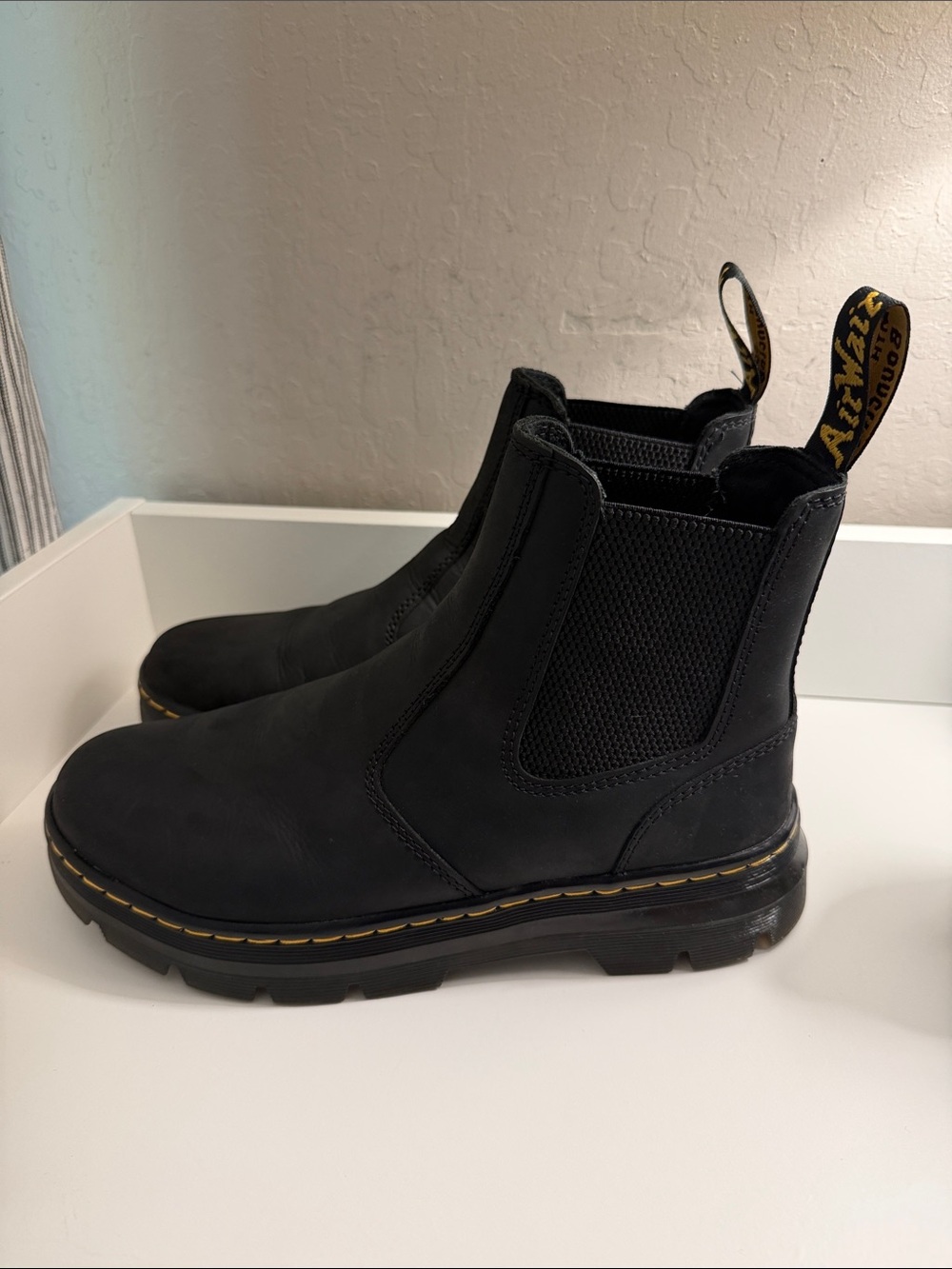 Dr. Martens Unisex Embury Chelsea Boot - Picture 4 of 6